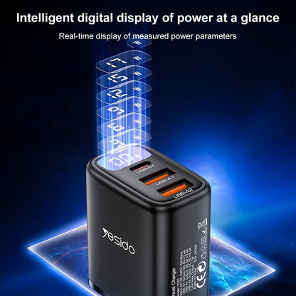 شاحن Yesido YC67 الذكي بقوة 17 واط - 3 منافذ (2x USB + Type-C) مع شاشة عرض رقمية